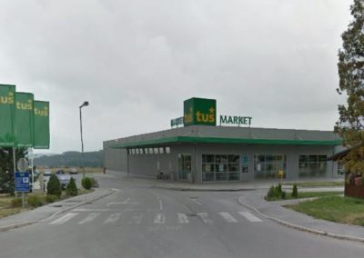 Supermarket Tuš, Oplotnica